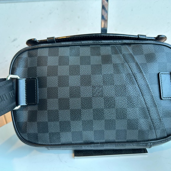 LV Ambler Waist Crossbody Shoulder Graphite Damier Bag Louis Vuitton Like New - Picture 2 of 15